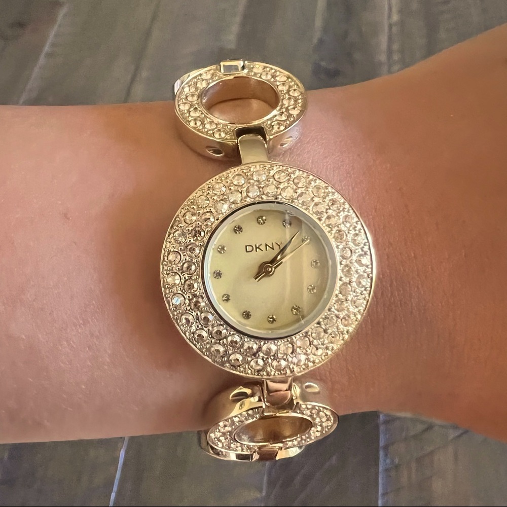 DKNY WATCH
